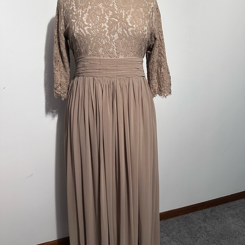 Dainty Jewell’s Formal Dress Size 2XL